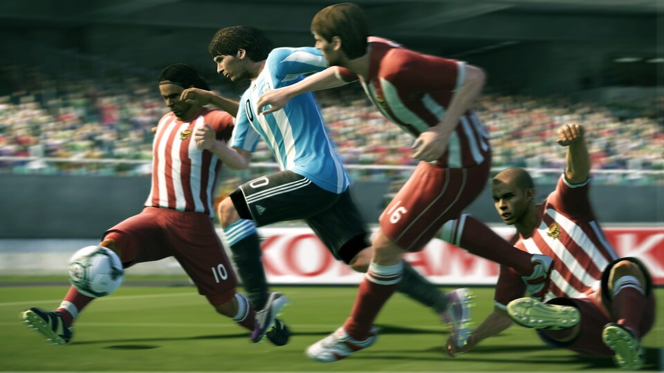 Ab dem 30. September dribbelt sich Lionel Messi in PES 2011 wieder durch die gegnerischen Abwehrreihen.