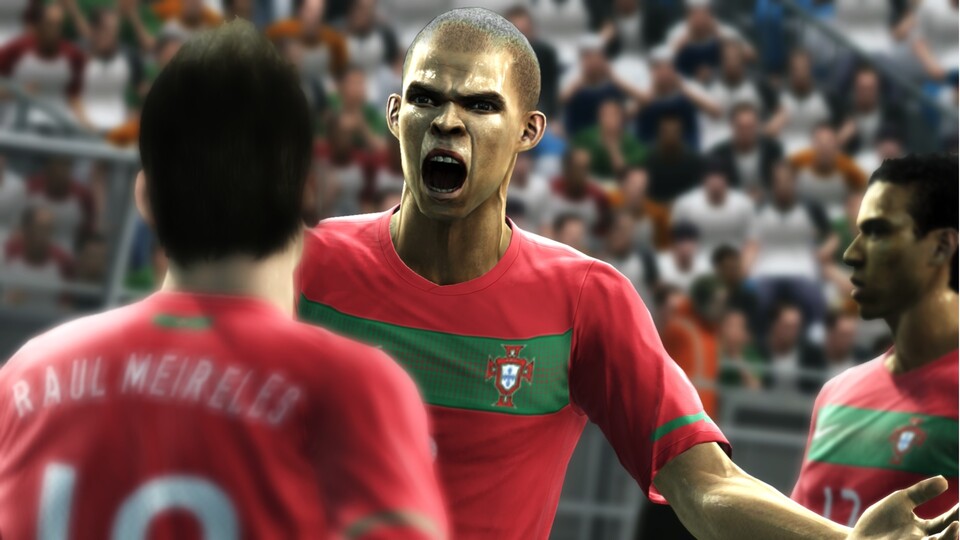 Mithilfe zahlreicher Neuerungen soll das Spielgeschehen in Pro Evolution Soccer 2012 realistischer wirken.