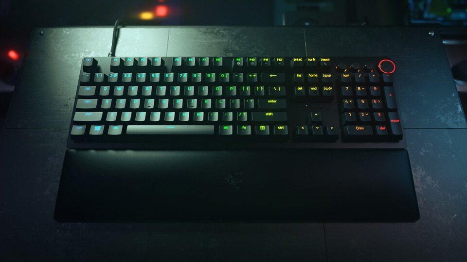 The Razer Huntsman V2 is equipped with a special foam inside that effectively dampens annoying metallic noises when pressing the keys.