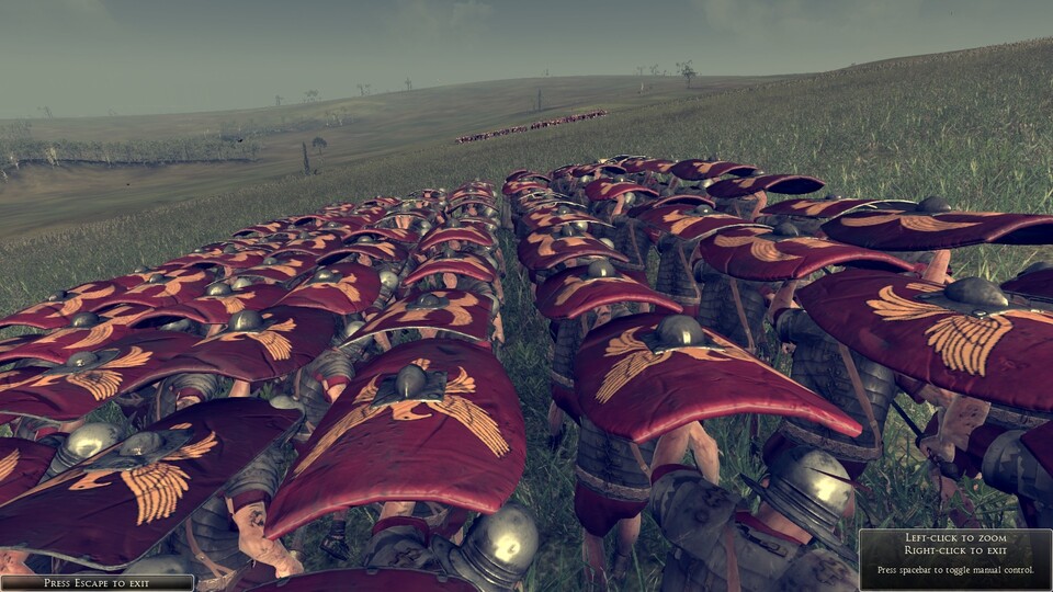 Die Schildkrötenformation der römischen Legionäre sieht spektakulär aus - vor allem, wenn die Truppen kurz vor dem Erreichen der feindlichen Schlachtlinie die Formation aufbrechen und losstürmen. Leider bringt sie gegen Beschuss nicht wirklich viel.