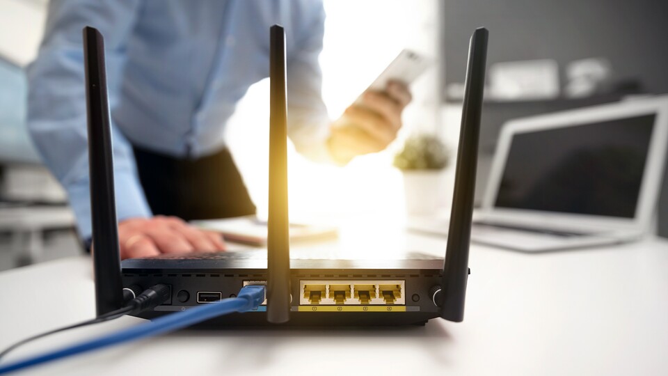 Eine drahtlose Verbindung zum Router aufbauen ist ganz einfach. (Bild: Proxima Studio - adobe.stock.com)
