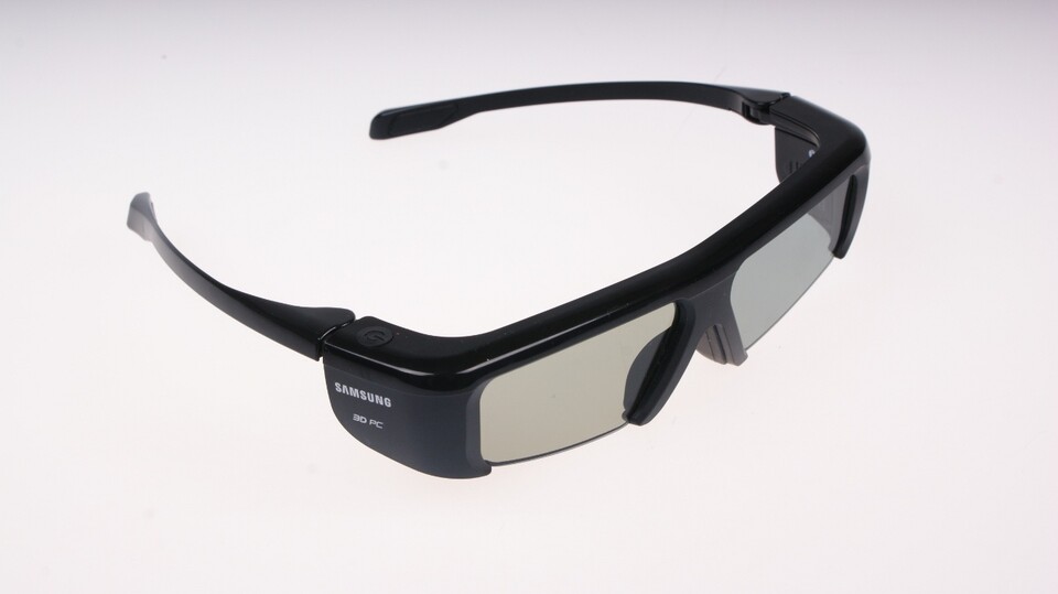 Die 3D-Brille des Syncmaster S27A950D ist mit nur 34 Gramm Gewicht angenehm leicht.