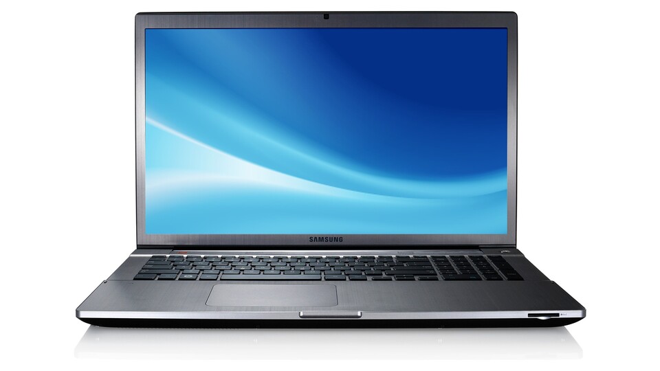 Das Samsung Serie 7 Chronos 770Z7E ist mit 27mm für ein 17-Zoll-Notebook sehr flach und bietet mit Core i7 sowie Radeon HD 8870 dennoch Platz für leistungsfähige Komponenten.
