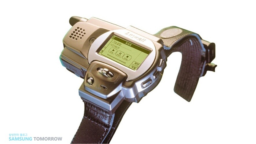 Das Watchphone Samsung SPH-WP10 aus dem Jahr 1999 war ein Flop. (Bildquelle: Samsung Tomorrow)