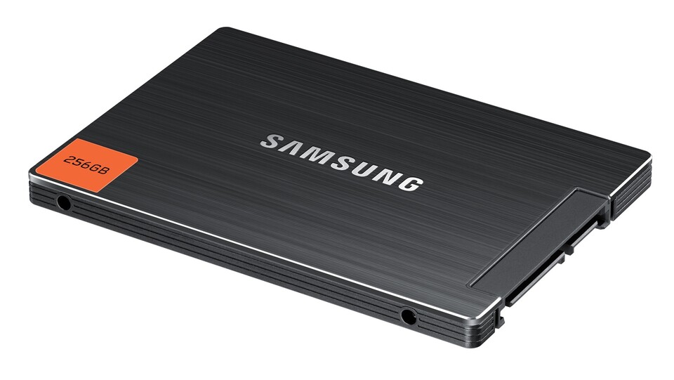 Samsung verbirgt das Innenleben der nur sieben Millimeter dünnen SSD 830 hinter einem schicken Aluminium-Deckel.