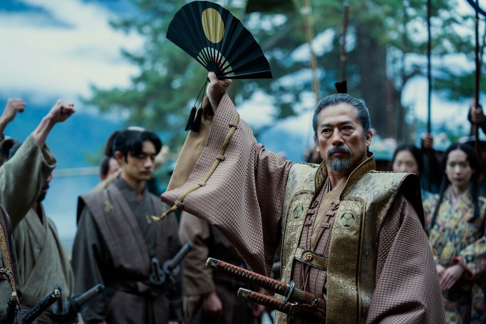 Fürst Toranaga (Hiroyuki Sanada) inspiziert seine Truppen. Der listige Feldherr lässt sich nicht in die Karten schauen. Bildquelle: FX Network.
