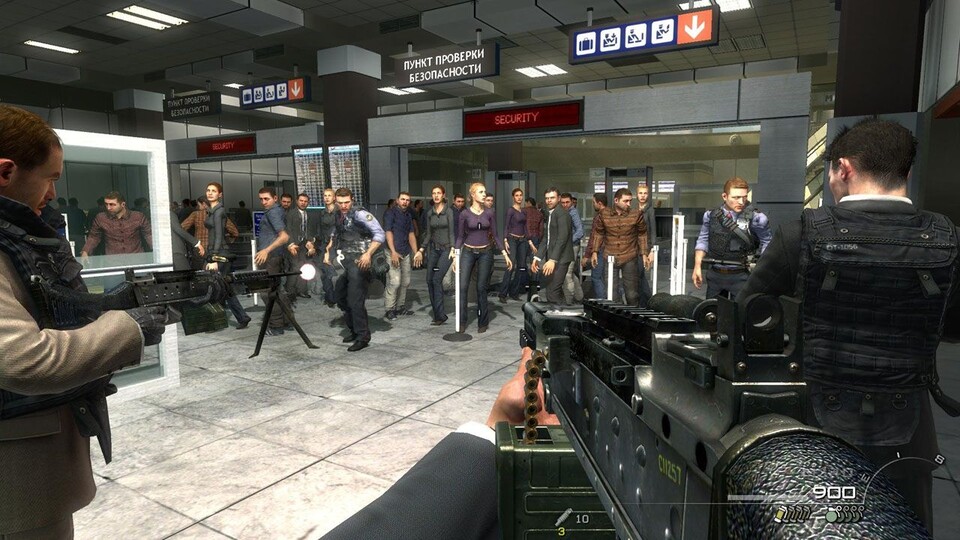 Die Terroristen richten am Moskauer Flughafen ein Massaker an - und der Spieler ist als Undercover-Söldner hautnah dabei!