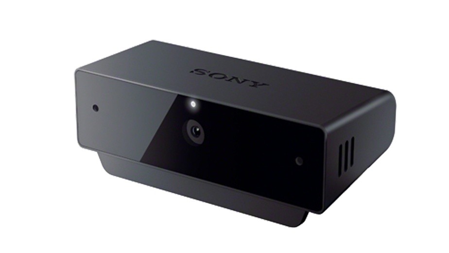 Wenn Sie die Skype-App auf dem Sony-Fernseher nutzen wollen, müssen sie die nicht zum Lieferumfang gehörende Kamera BR200 von Sony für ungefähr 90 Euro dazu kaufen.