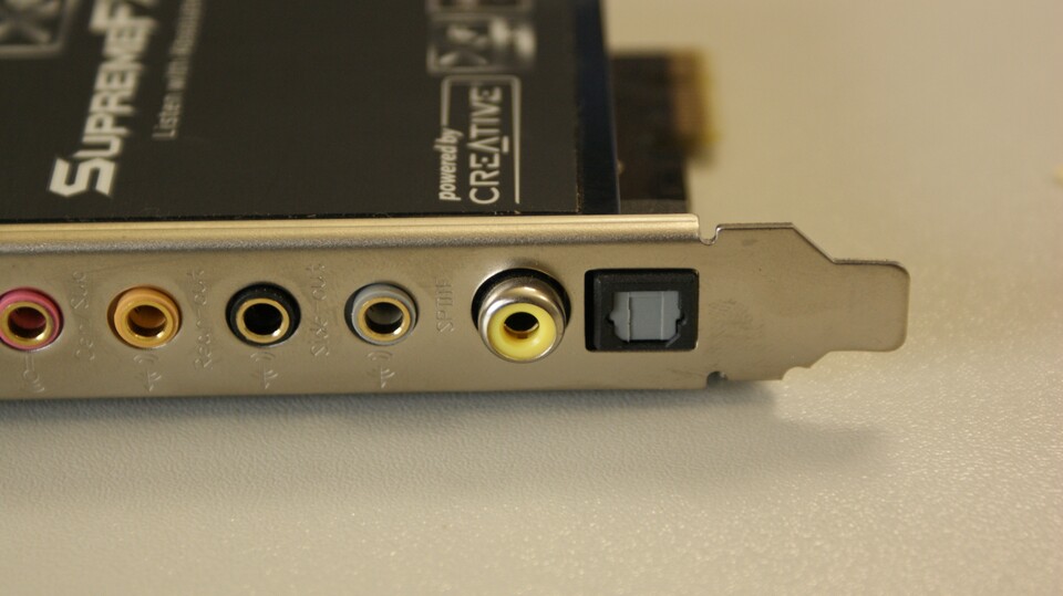 Digitale S/PDif-Anschlüsse an der Soundkarte (links: koaxial / rechts: optisch).