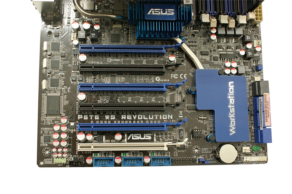 Mit wie vielen Leitungen ein PCI-Express-16x-Steckplatz tatsächlich an den Mainboard-Chipsatz oder die CPU angebunden ist, sehen Sie von außen nicht. : Mit wie vielen Leitungen ein PCI-Express-16x-Steckplatz tatsächlich an den Mainboard-Chipsatz oder die CPU angebunden ist, sehen Sie von außen nicht.