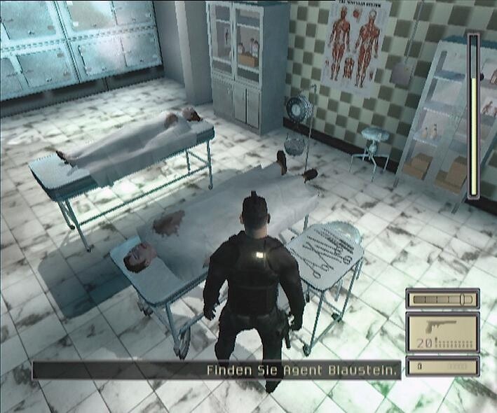 Im Leichenhaus eines Polizeireviers findet Sam zu Beginn des Spiels zwei vermisste US-Agenten.