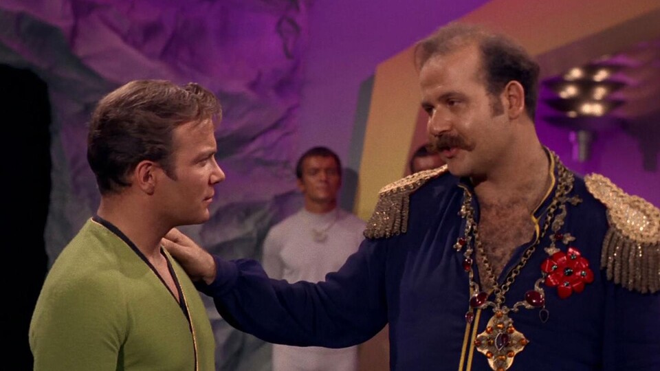 Captain James T. Kirk und Harry Mudd aus der Original-Serie Raumschiff Enterprise (Star Trek).