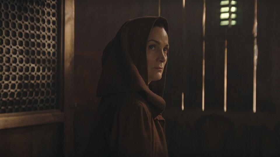 Carrie-Anne Moss als Jedi-Meisterin Indara in der neuen Star-Wars-Serie The Acolyte. Bildquelle: DisneyLucasfilm