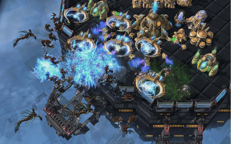 StarCraft 2: Heart of the Swarm soll bis zum Sommer 2013 erscheinen.