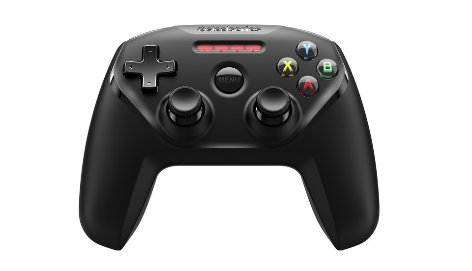 Die Anordnung der Analogsticks und Buttons erinnert an das Gamepad der PlayStation 4, die Beschriftung an die Xbox One.