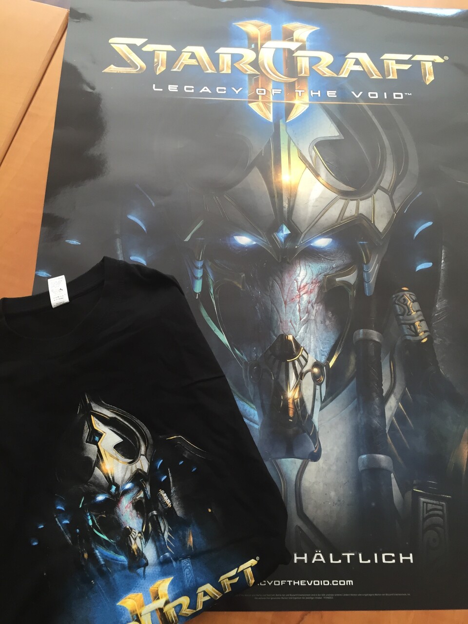 Unsere Lieblingsfrage belohnen wir mit einem Poster und einem T-Shirt von Starcraft 2: Legacy of the Void.