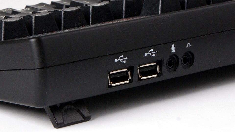 Der USB-2.0-Hub verfügt über eine eigenen Stromversorgung.