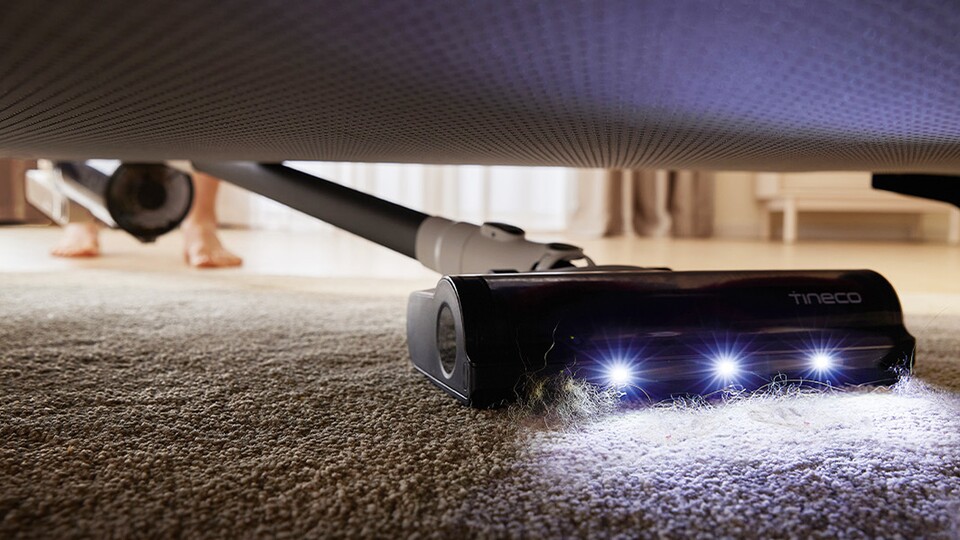 With the A30S cordless vacuum cleaner, you can easily get under sofas and into difficult corners thanks to its clever design.