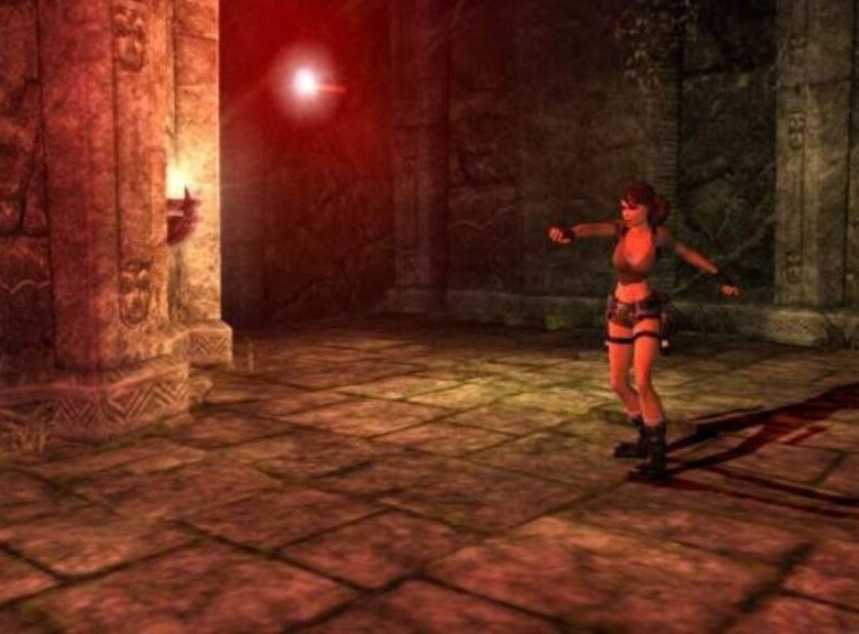 Hat Laras Taschenlampe keine Energie, greift Sie wie in den Vorgängern zu Leuchtfackeln.