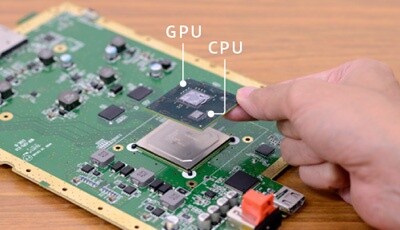 Das Innenleben der Wii U mit Prozessor und Grafikchip.