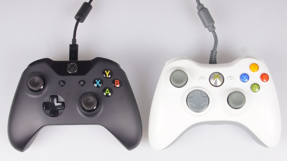 Xbox One Controller vs. Xbox 360 Controller: Im direkten Vergleich fallen die optischen Unterschiede sehr gering aus – beim Spielen spüren Sie die kleinen Änderungen aber deutlich.