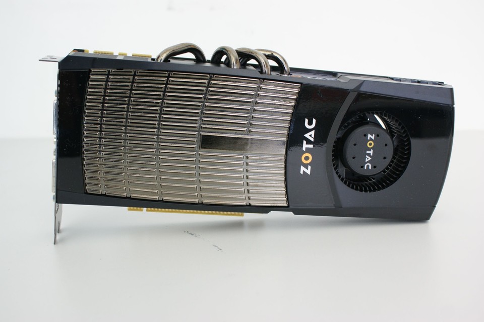 Trotz höherer Spieleleistung ist die Geforce GTX 480 kürzer als eine Radeon HD 5870.