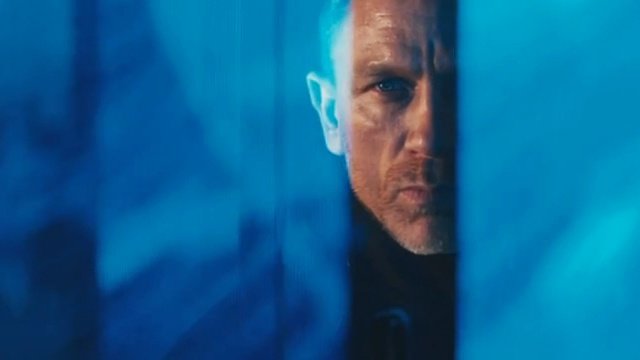James Bond 007: Skyfall - Doppel-Trailer: Kinofilm und 007 Legends-Spiel