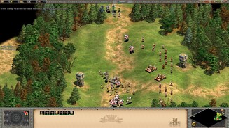 Age of Empires 2 HD EditionSkriptereignis: Mit Johanna von Orleans erleben wir eine Schlacht zwischen Engländern und Franzosen. Johanna ist übrigens die winzige Dame ganz oben rechts, unter dem »R« von »Ritterzeit«...