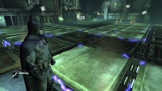 Batman: Arkham CityDie zahlreichen Riddler-Rätsel fallen weit kreativer aus als noch in Arkham Asylum.