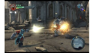 DarksidersAuf Knofpdruck hält das Spiel Krieg und sein aktuelles Ziel gemeinsam im Bild. Das ist besonders bei Fernkämpfen nützlich.