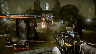 Destiny: The Taken KingLevel-40-Spieler tummeln sich im Hof von Oryx. Hier müssen wir drei Hexen und einen Oger unter Zeitdruck besiegen.