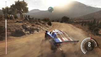 Dirt RallyFlotte Flunder: Der Lancia Stratos ist ultraleicht und hat nur Heckantrieb. Wenn wir zu heftig aufs Gas latschen, überholt uns das Heck.