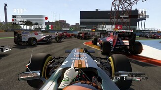 F1 2011Beim Start herrscht in den ersten Kurven regelrecht Stau, hier ist Vorsicht geboten, sonst kracht’s direkt.