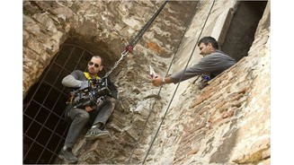 Ghost Rider 2... oder klettern auch mal selbst an Wänden hinauf, um die bestmöglichen Einstellungen einzufangen.Bildrechte: UniversumWalt Disney Studios Motion Pictures Germany GmbH