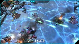 Halo: Spartan Assault - Screenshots aus der Steam-VersionPanzerschlacht mit Wraiths: In einem gekaperten Panzer zerstören wir Flugabwehr-Stellungen und andere Wraiths.