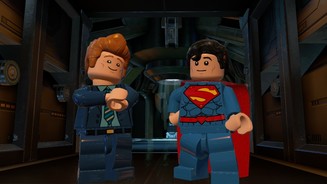 LEGO Batman 3: Jenseits von GothamTrotz Röntgenblick ahnt Superman nicht, dass Conan OBrien niemand geringerer als das Alter-Ego von »The Flaming C« ist.