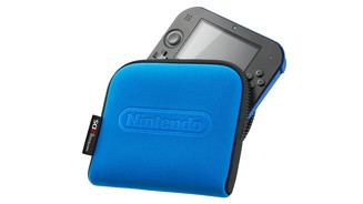 Nintendo 2DSDie Bildschirme sind durch den fehlenden Klappmechanismus nicht vor Kratzern geschützt. Also muss eine Schutztasche her.