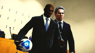Pro Evolution Soccer 2012Der Meisterliga-Modus glänzt jetzt mit Zwischensequenzen. Hier stellen wir uns der Presse als neuer Trainer der Tottenham Hotspurs vor.