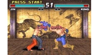 Demonstration mode: the tiger-man King punches Jim, that assumes quickly the guard position.