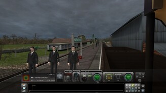 Train Simulator 2013... die Passagiere sehr oft »geklont«: Die drei Schlipsträger hier könnten glatt aus Matrix stammen.
