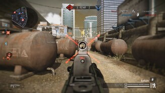 Warface - Screenshots der Xbox-360-VersionGezielte Granatenwürfe schwächen den Feind aus der Distanz, anschließend erledigt unser Sturmgewehr den Rest.