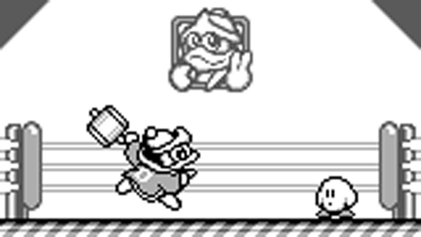 Kirby’s Dreamland (Game Boy, 1992)
1992 erschien das erste Kirby-Abenteuer für den Game Boy. Darin muss das pinke Marshmallow gegen den bösen »König Nickerchen« und seine Schergen vorgehen, die Kirbys Nahrungsvorräte und Glitzer-Sterne gestohlen haben. Wobei Pink: Kirby’s Dream Land ist noch in schwarz-weiß, auf der Verpackung ist die Kugel noch – das erste und einzige Mal - in weiß aufgedruckt.
Zu Kirbys Fähigkeiten zählten bereits das Einsaugen von Gegnern sowie das Aufplustern, um für längere Zeit schweben zu können. Zudem gaben eingesaugte Gegenstände neue Talente wie das Werfen von Feuerbällen. Nach jedem Spielabschnitt musste zudem ein Bosskampf gemeistert werden.