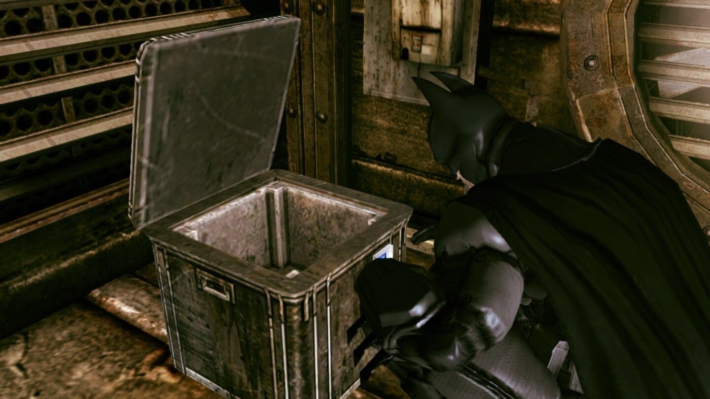 Batman: Arkham Origins BlackgateWaynetech-Upgrades gibt's im ganzen Gefängnis. Erzählerisch macht das keinen Sinn, aber so hat man wenigstens was zu entdecken.