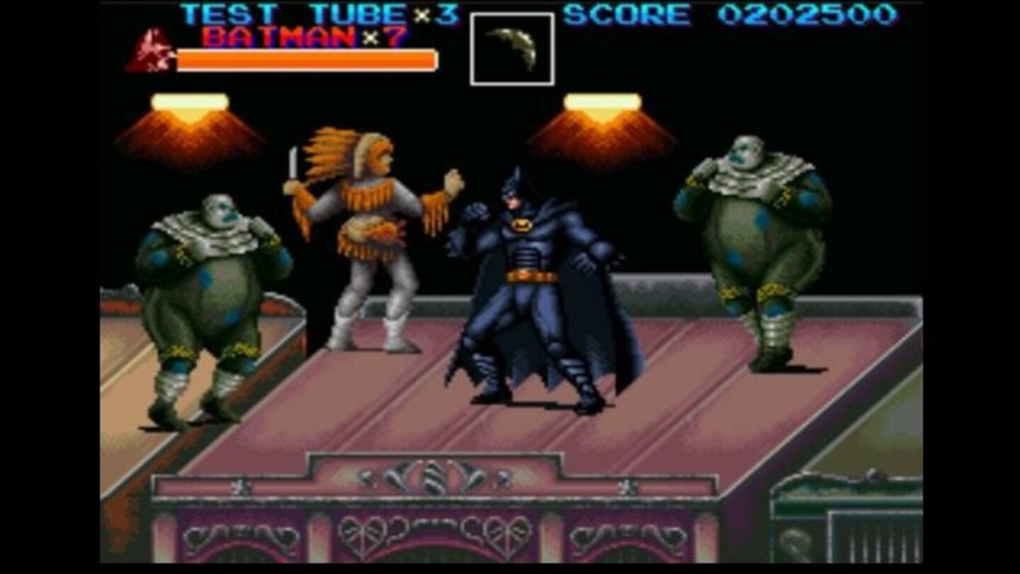 Batman Returns (1993, SNES)Willkommen in der 16-Bit-Ära. Mit Batman Returns landet Konami auf dem Super Nintendo einen echten Treffer. Zwar gibt’s auch frühere Batman-Spiele schon auf vergleichbaren 16-Bit-Systemen, aber der 2D-Prügler ist deutlich populärer und für viele die bis heute beste Filmumsetzung eines Batman-Streifens. Zwar erinnert das Ganze spielerisch sehr an Final Fight, aber atmosphärisch fängt es die Vorlage herausragend gut ein – bis hin zu den cineastischen Zwischensequenzen. Dazu gibt’s noch Fahrten im Batmobil sowie einen Endgegnerkampf gegen eine riesige Ente. Was kann man da noch mehr wollen?
