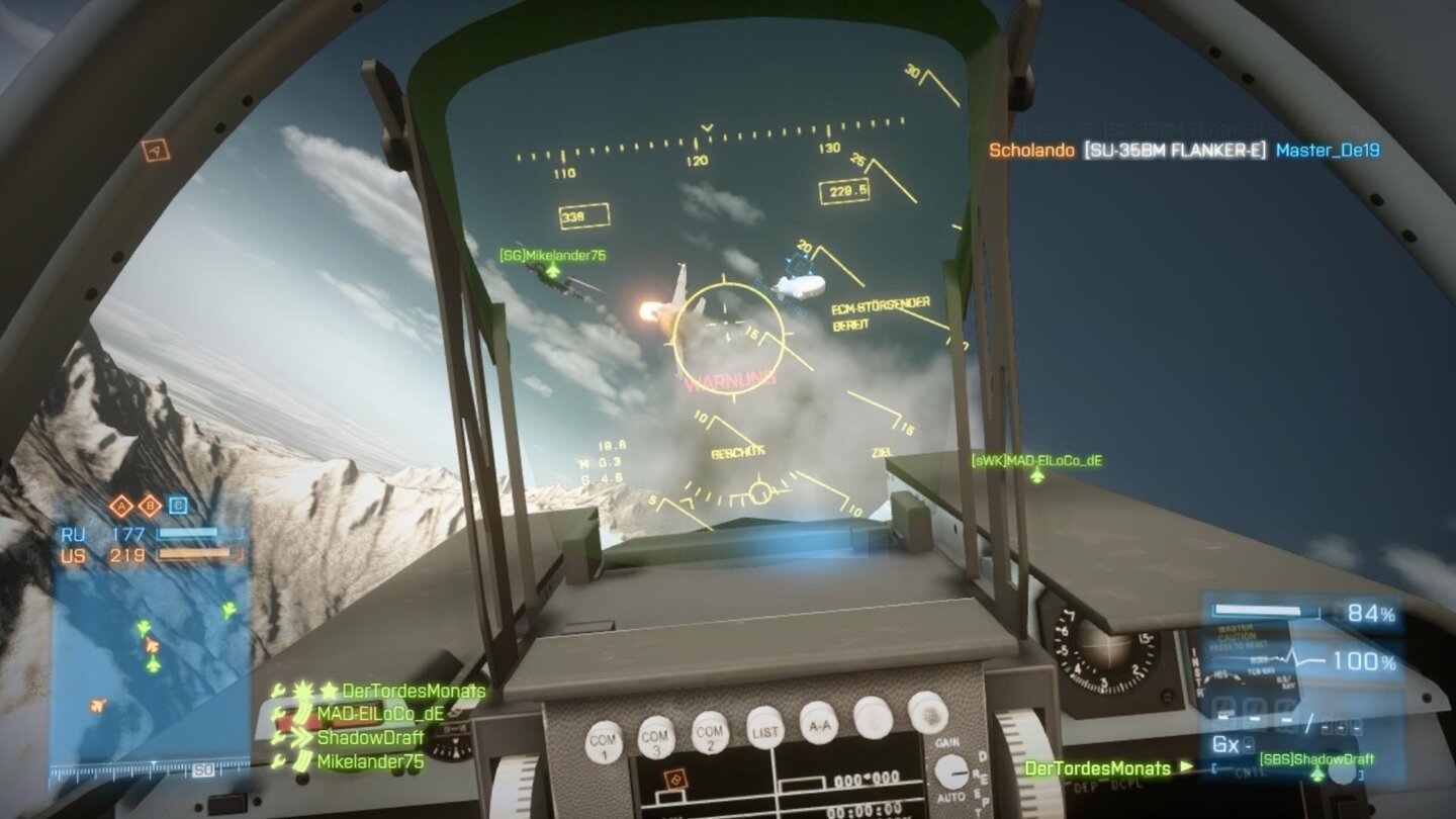 Battlefield 3 - End Game-DLCIn Brand geschossene Flugzeuge sind bei Luftüberlegenheit dem Tode geweiht: Aussteigen ist verboten, der Feuerlöscher würde die überlebenswichtigen Gegenmaßnahmen ersetzen.