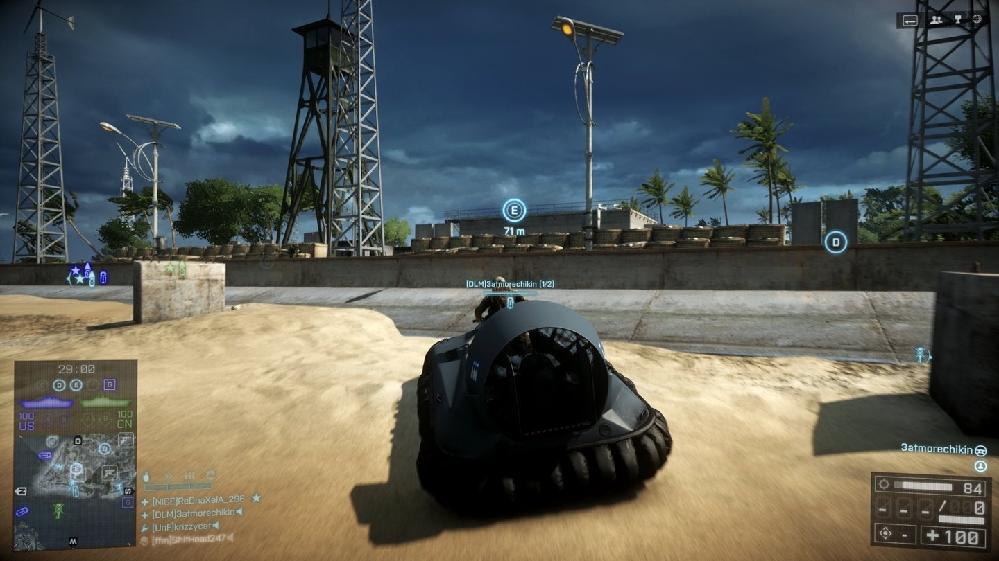 Battlefield 4 - Naval StrikeWie praktisch, Hovercrafts fahren auf dem Strand einfach weiter.