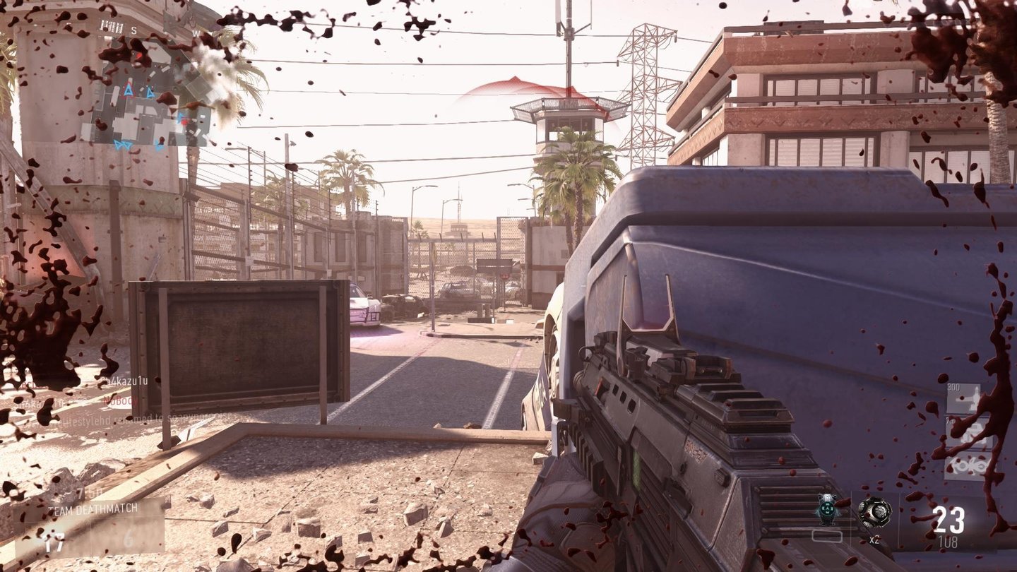Call of Duty: Advanced Warfare - Multiplayer-Screenshot
Die Trefferanzeige mit dem blutigen Bildrahmen verdeckt die Minimap - entweder ein Novum in der Shooter-Serie oder ein Bug.