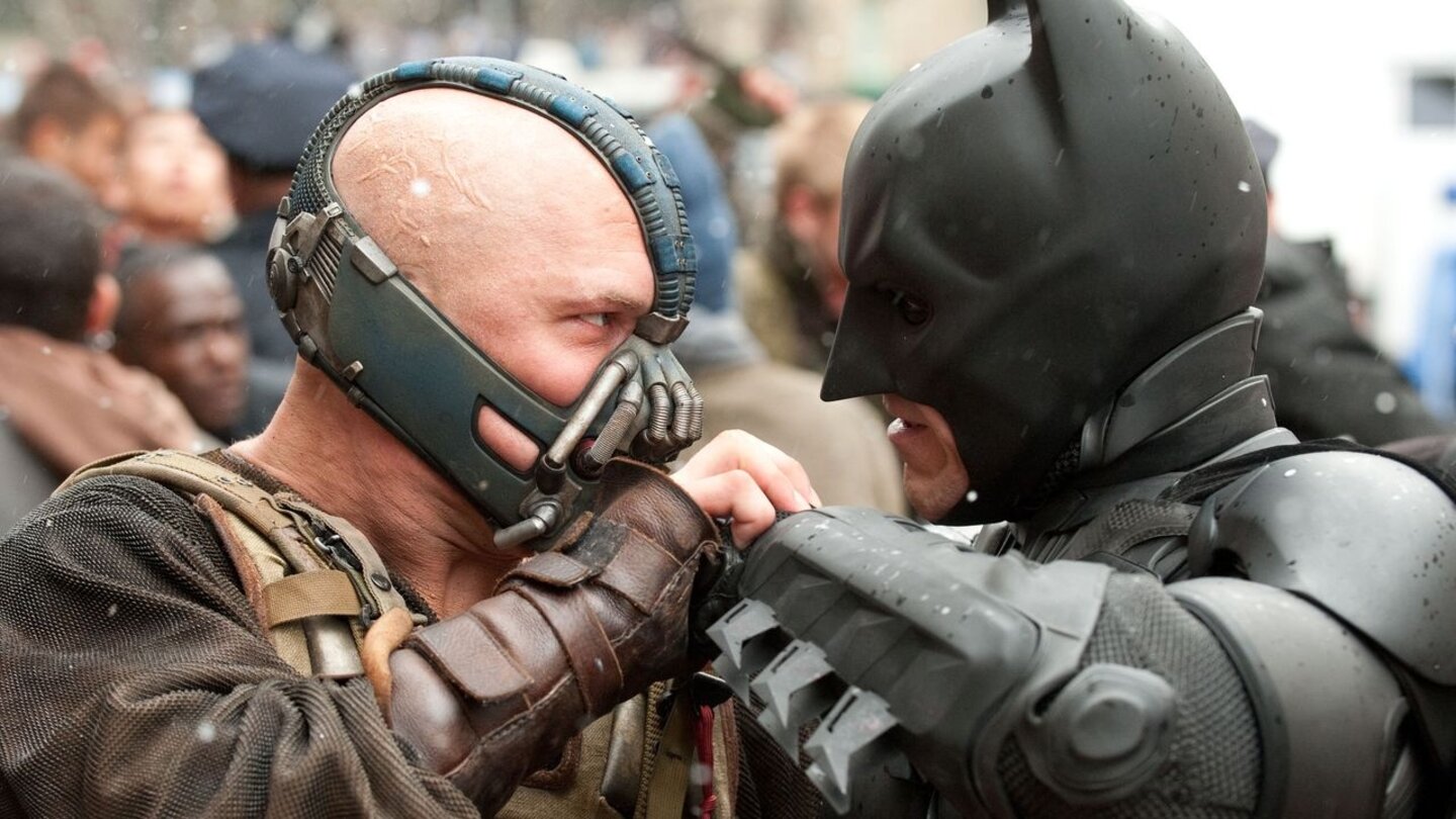 The Dark Knight RisesBatman und Bane liefern sich auch ein körperliches Duell.