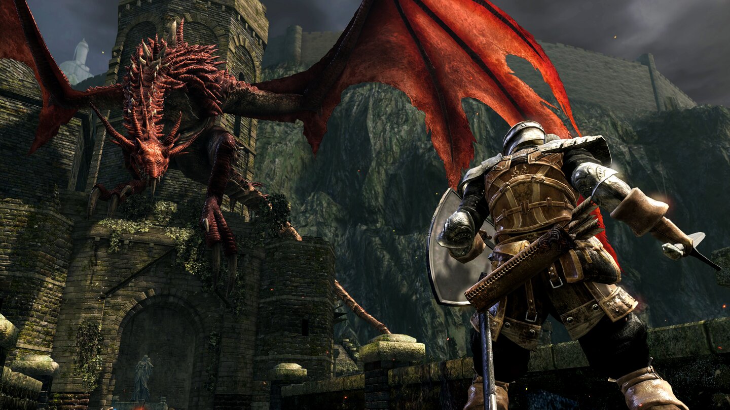 Dark Souls: RemasteredDieser Drache bewacht mit seinem Feueratem eine Brücke, unter ihm wartet schon das rettende Leuchtfeuer auf uns.