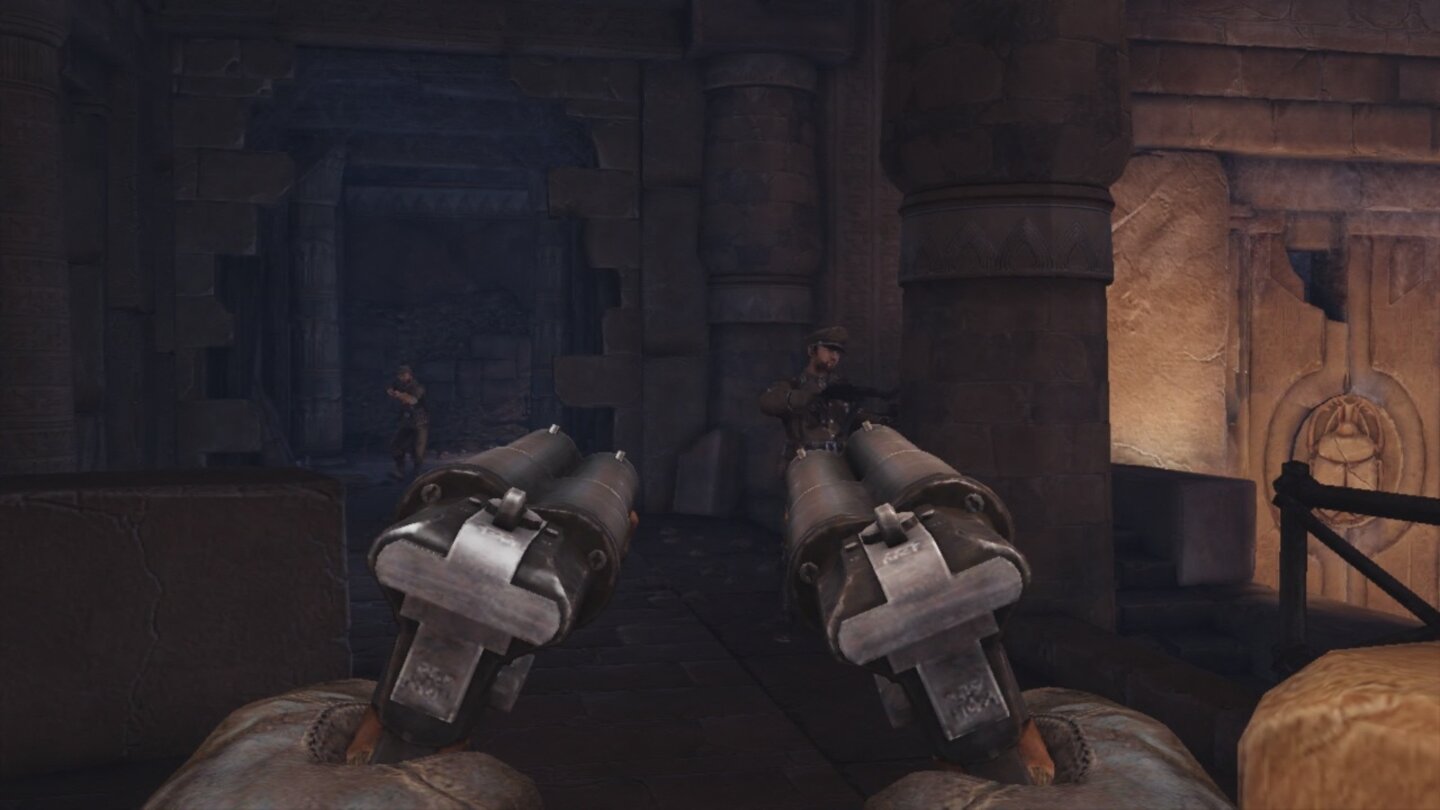 Deadfall AdventuresAuch in den immer wiederkehrenden Tempelanlagen müssen wir uns mit menschlichen Widersachern auseinander setzen. Dazu können wir verschiedenste Waffen, wie etwa Schrotpistolen einsetzen.